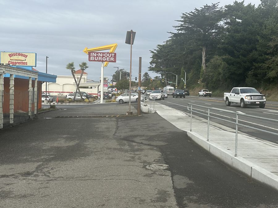 2740 Broadway St, Eureka, CA 95501